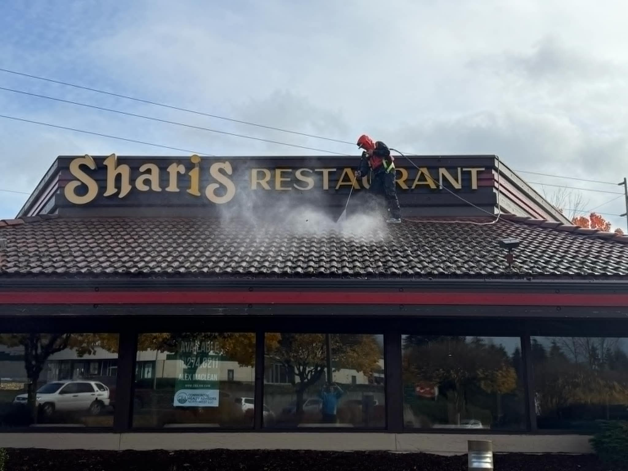 Wow Wash 360 Revitalizes Sharis Restaurant in Vancouver with Professional Roof Cleaning