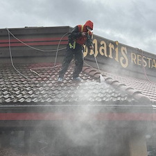 Wow-Wash-360-Revitalizes-Sharis-Restaurant-in-Vancouver-with-Professional-Roof-Cleaning 2